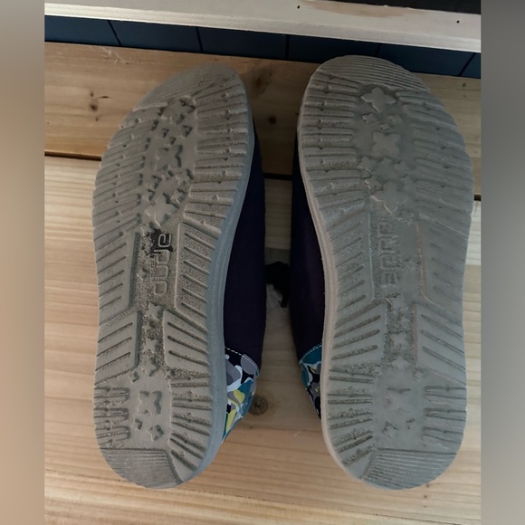 Hey Dudes, Size 7 Medium blue color with a splash of colorful design on the back - Picture 6 of 6